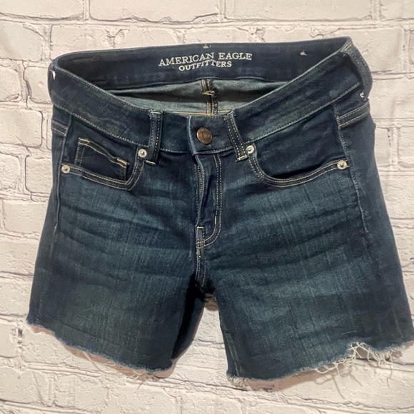 American Eagle Super Stretch shorts size 8 - Picture 2 of 4